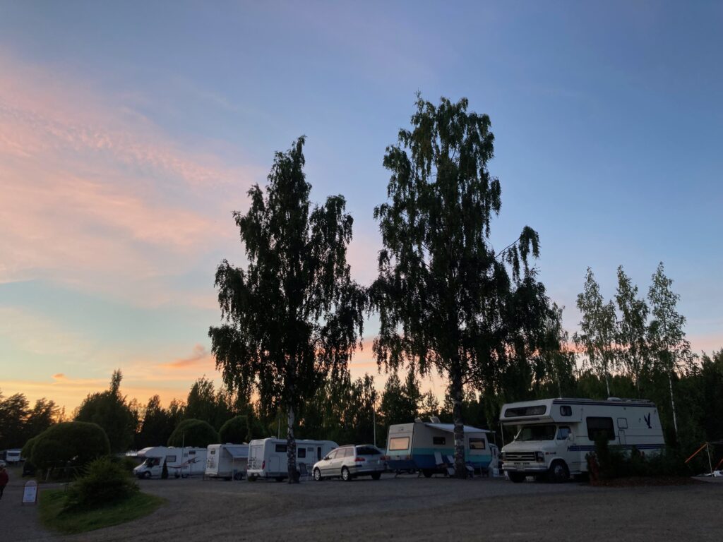 YLÄKENTÄN ILTARUSKO